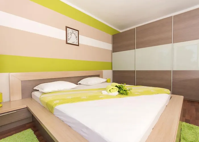 Διαμέρισμα Mm *